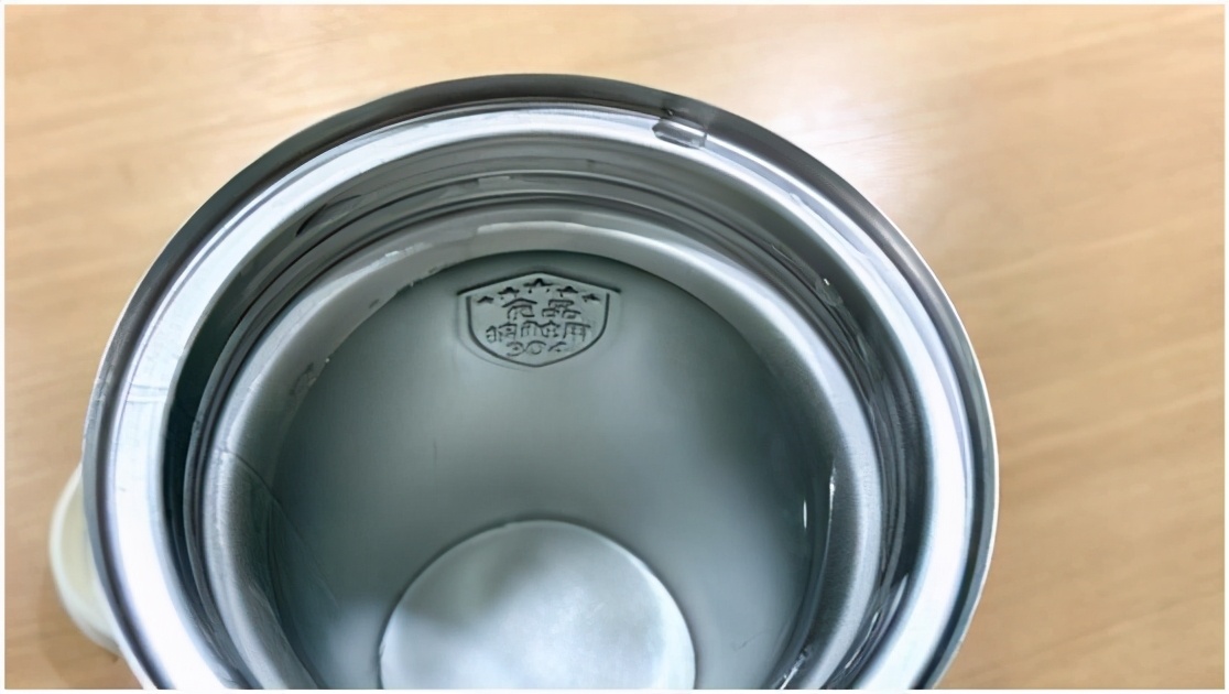 出门冲奶粉的热水怎么携带,带宝宝出门如何给宝宝冲奶粉