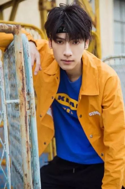 高额头适合哪种发带,如何挑选适合自己的发带