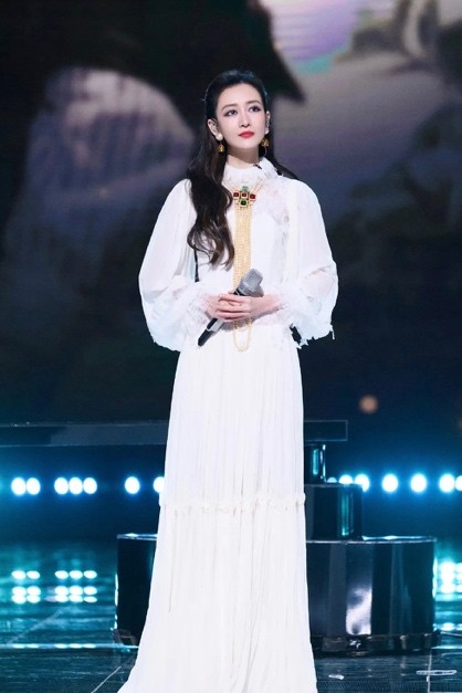 王鸥最惊艳的穿红裙,王鸥早期中央台