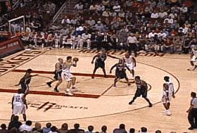 易建联国家队16年,易建联16岁时扣篮