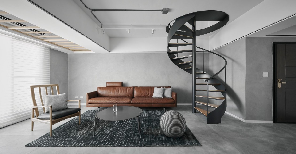 200㎡简约水泥系楼中楼，掇拾30年老宅融洽光景！原木家具