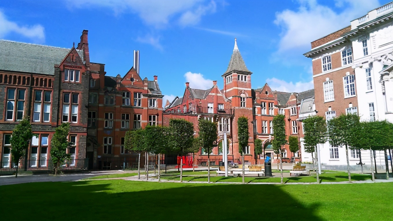 在西交利物浦学什么专业好,西交利物浦大学普通家庭值得上吗