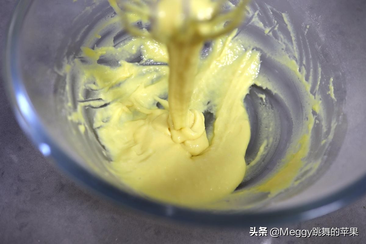 杯子蛋糕不塌不回缩的配方,如何让杯子蛋糕蓬松柔软不塌