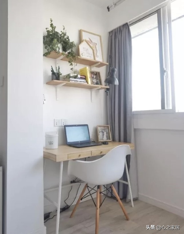 小客厅用卡座代替沙发的效果图,沙发摆在餐厅与客厅之间经典案例