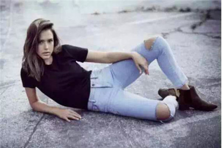 奶奶也许不懂得什么纸尿裤、牛仔裤，但是她一定懂得怎么爱你！