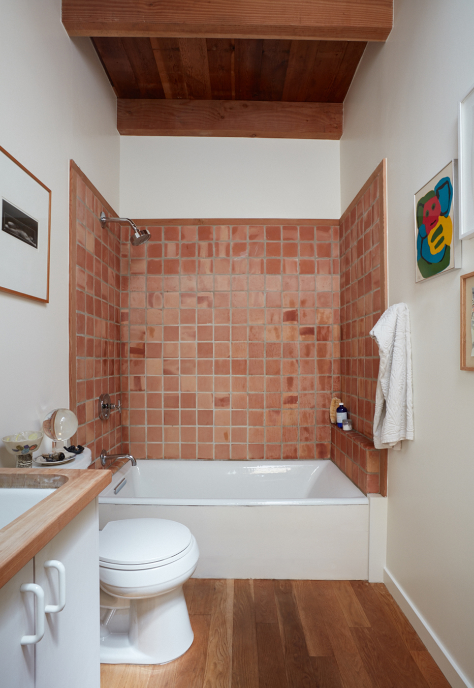 2万买下废弃棚屋，30天翻新成工作室，惬意的场面我承认眼红了