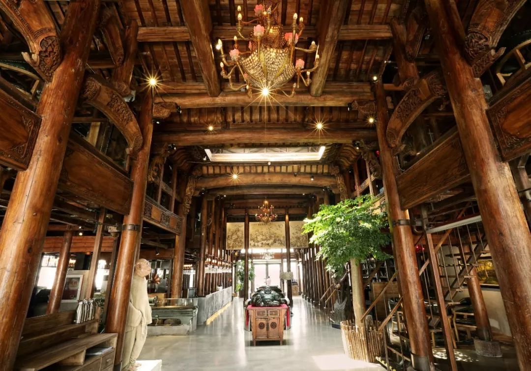 有璟阁是成龙开的吗,有璟阁港式餐厅是成龙吗