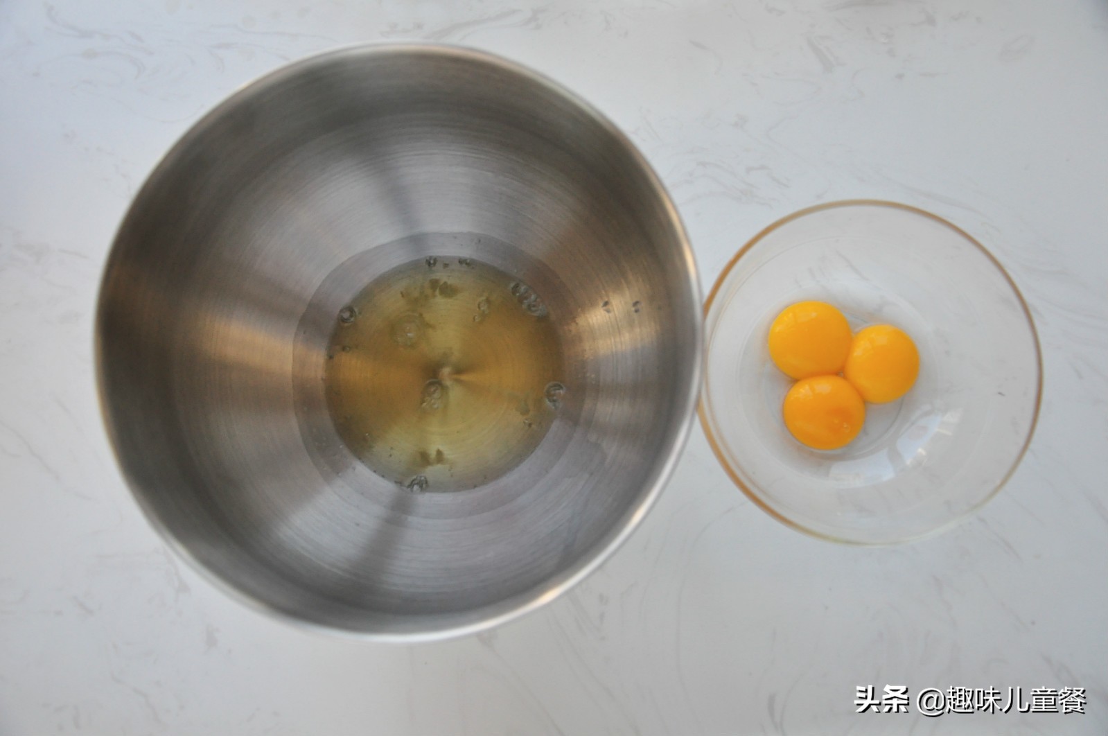 这种蔬菜代替翻糖和豆沙更健康，复活节咱们一起来做杯子蛋糕吧