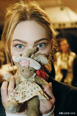 穿普拉达的女王背后的故事,穿普拉达的女王初入职场