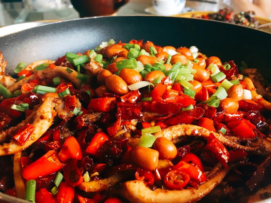 一边写一边流口水,红谷滩这些店可要好好的啊,脱下口罩我就来