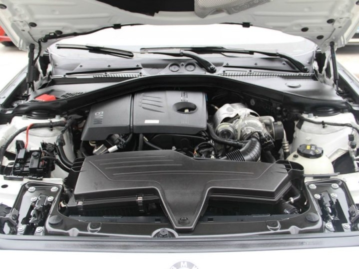 宝马1系小钢炮116,宝马14款116i能插u盘吗