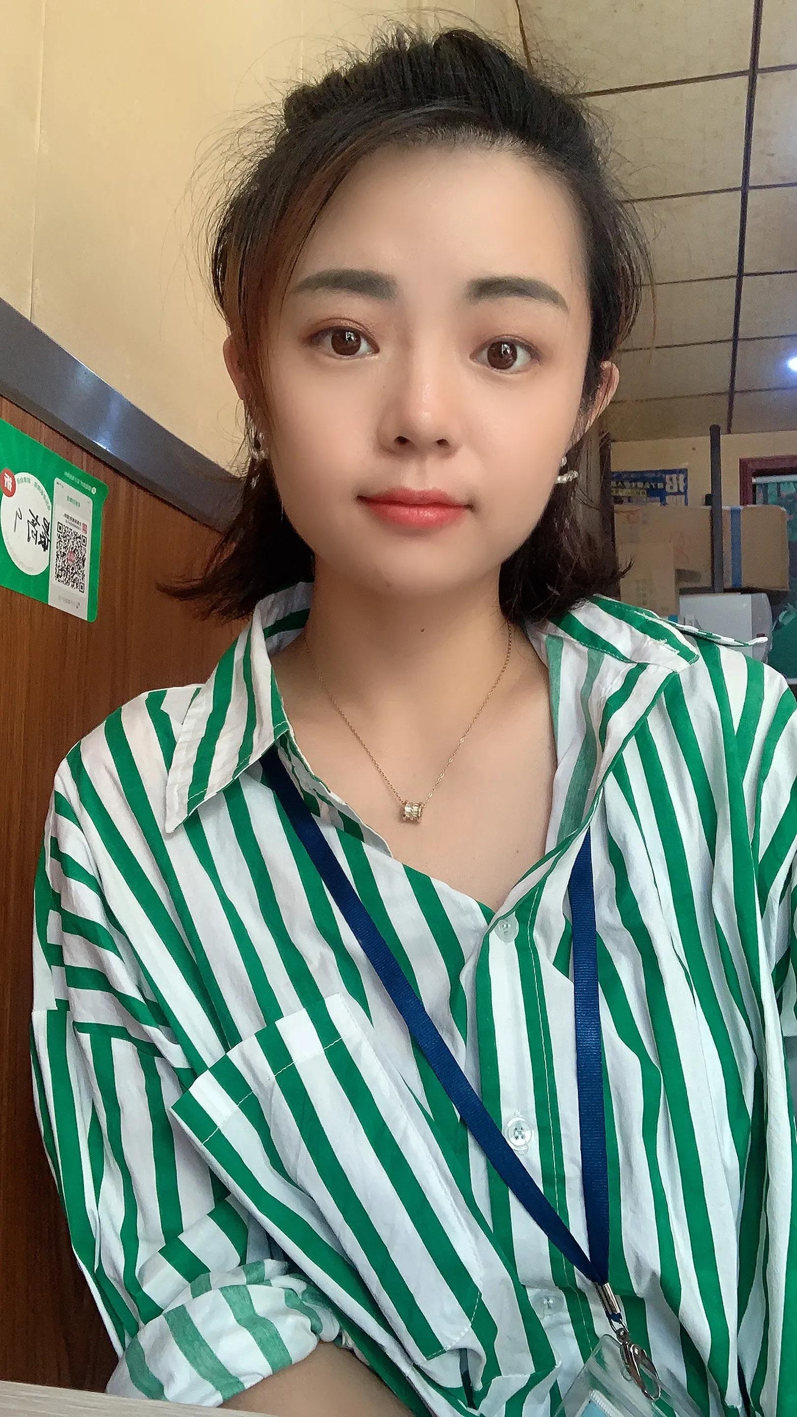 从小跟在我屁股后面的跟屁虫，她最后成了我的妻子