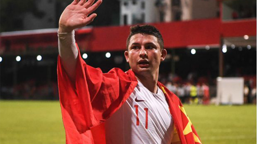 中国足球队对关岛比赛实况直播,国足7比0战胜关岛现场球迷