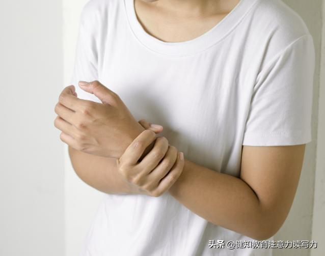 孩子写字慢怎么办如何训练,孩子写字慢手部姿势