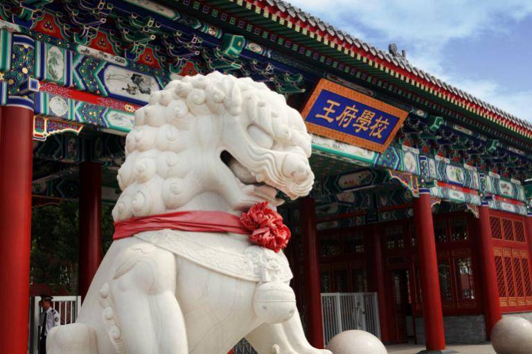 李嫣上瑞士贵族学校,李嫣在瑞士的贵族学校