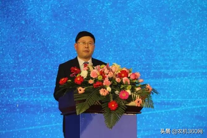 现场预收1.36亿元！经销商为啥这么信赖萨丁重工？