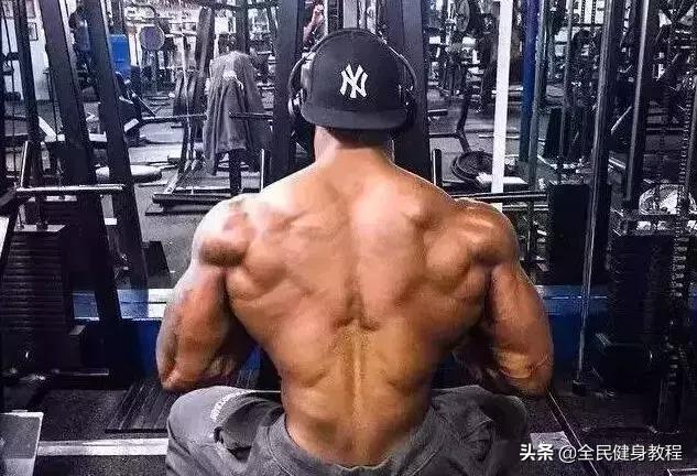 倒三角身材怎么练,梯形体型怎么练倒三角身材