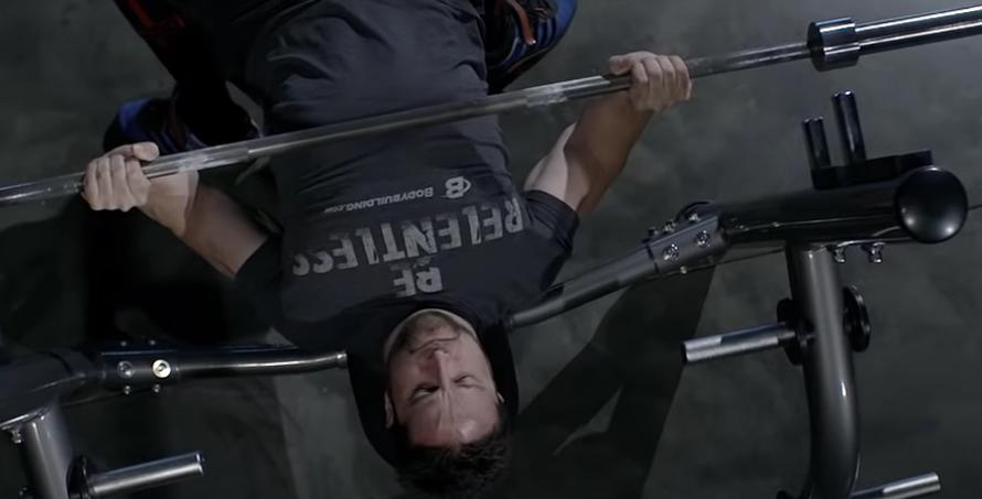 卧推你应该避免的11个错误,卧推怎么做才能更好看