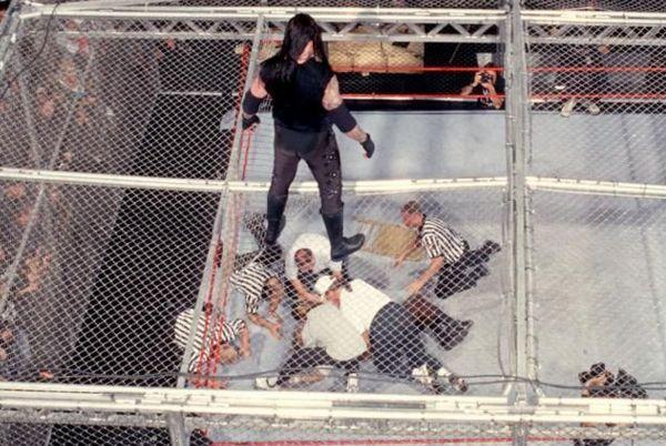 被对手电晕，踢断脖子，差点摔死，WWE也有动真格的时候