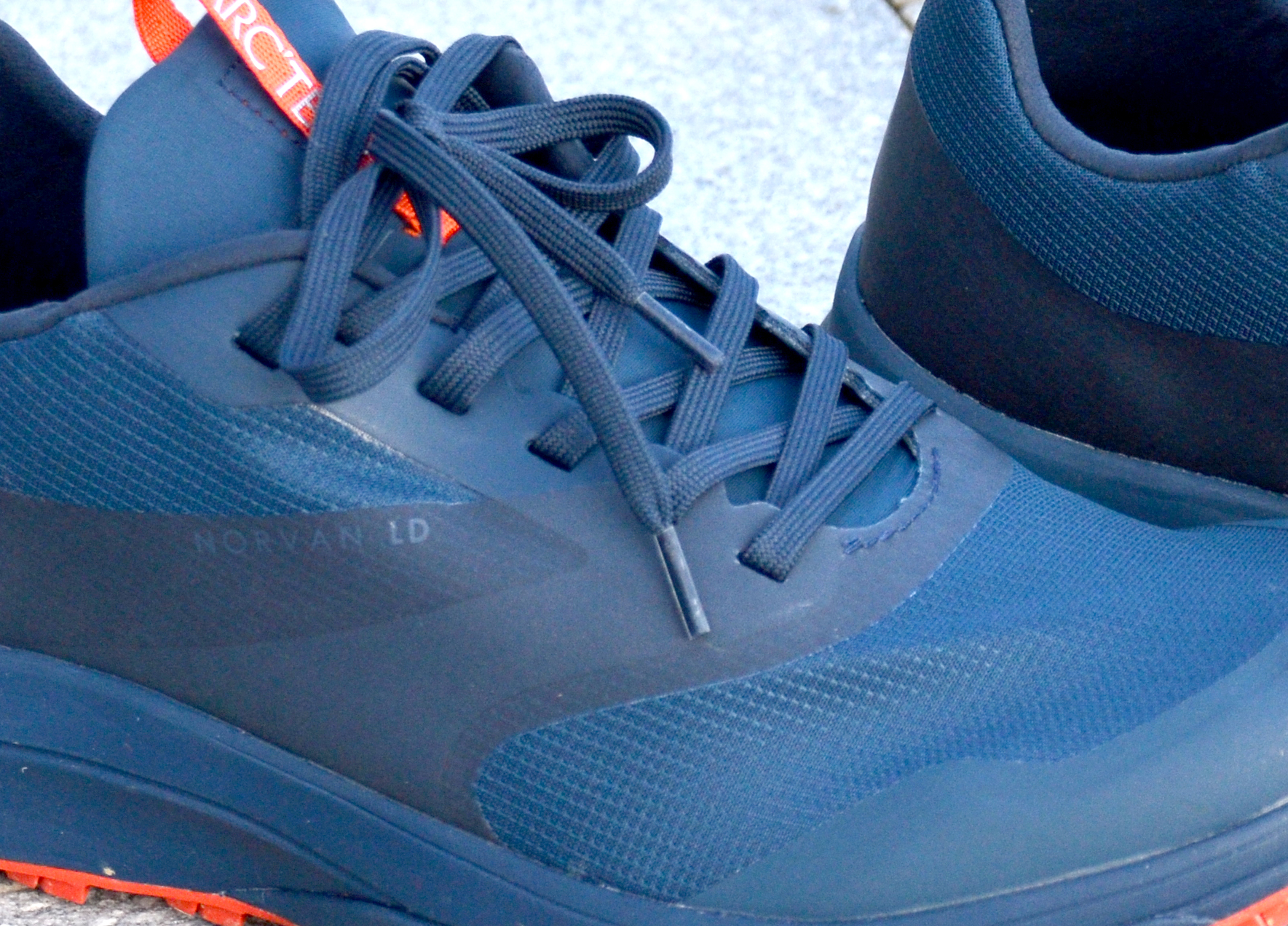 始祖鸟新款越野跑鞋新配色,arcteryx始祖鸟最新款