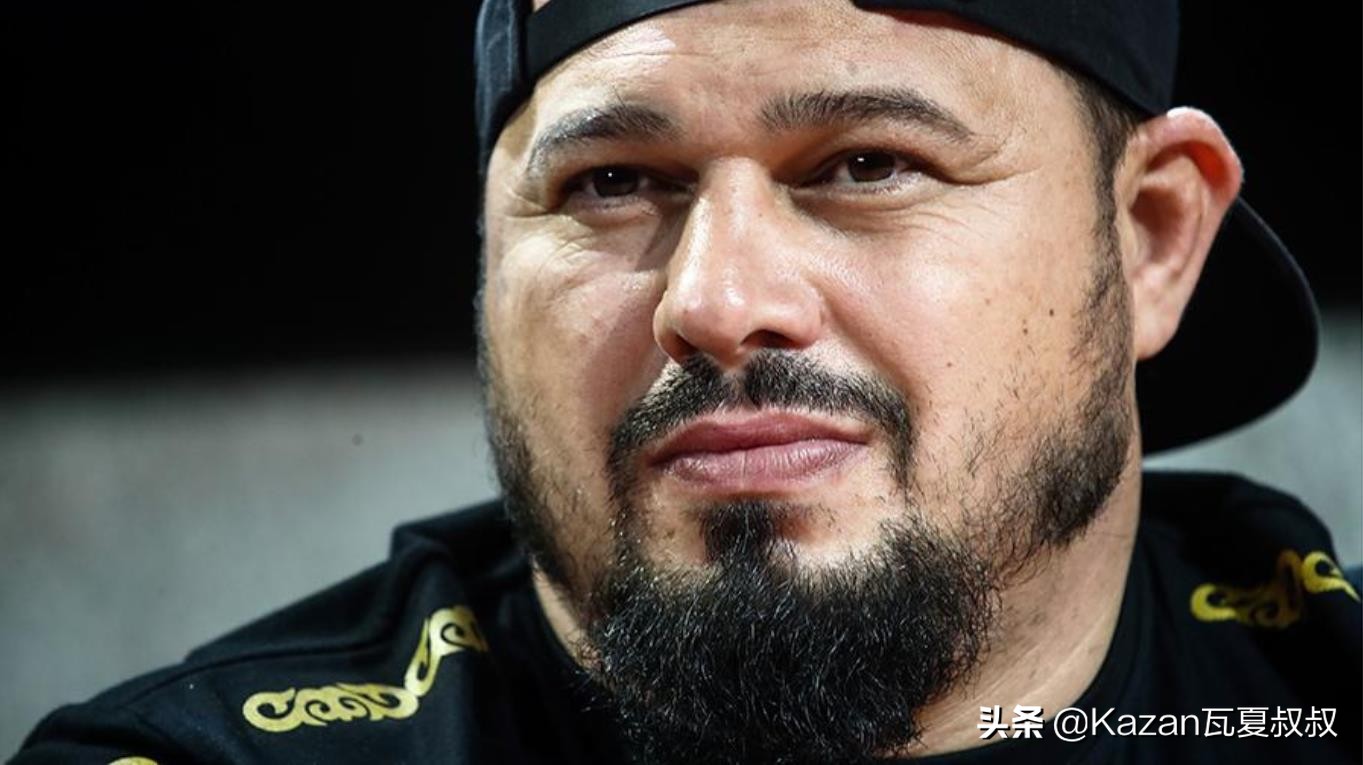 他是车臣第一保镖，和总统称兄道弟，因*力武**高强官至共和国副总理