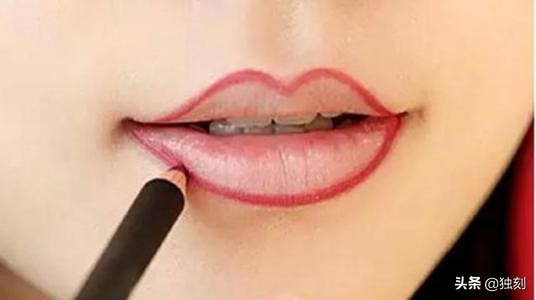 被低估的唇线笔，掌握正确的使用方法，精致唇妆轻松搞定