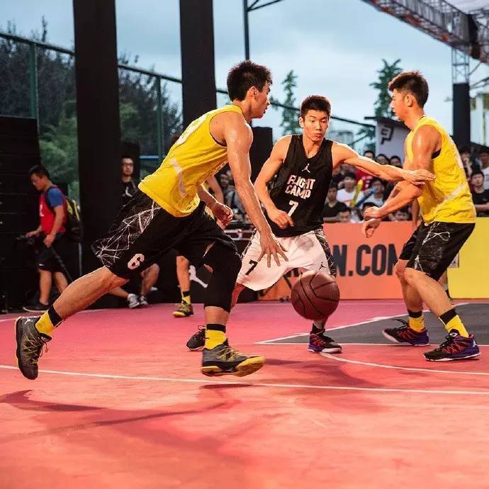 nba球星乔丹有多大的努力,nba球星乔丹的辛酸故事