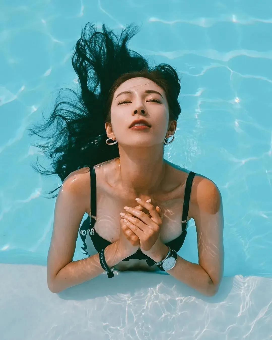 韩国小姐姐的健身日常训练,身材完美的韩国健身小姐姐