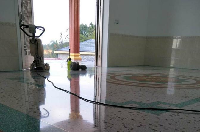 水磨石翻新水磨石固化抛光费用,抛光水磨石好还是普通水磨石好