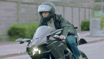 鍛ㄦ澃浼v鐨勫鍙ゆ懇鎵樿溅,鍛ㄦ澃浼︽懇鎵樿溅mv