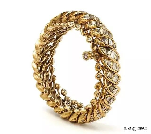 鍗板害楂樼骇鐝犲疂棣栭グ,鍗板害鐝犲疂棣栭グ