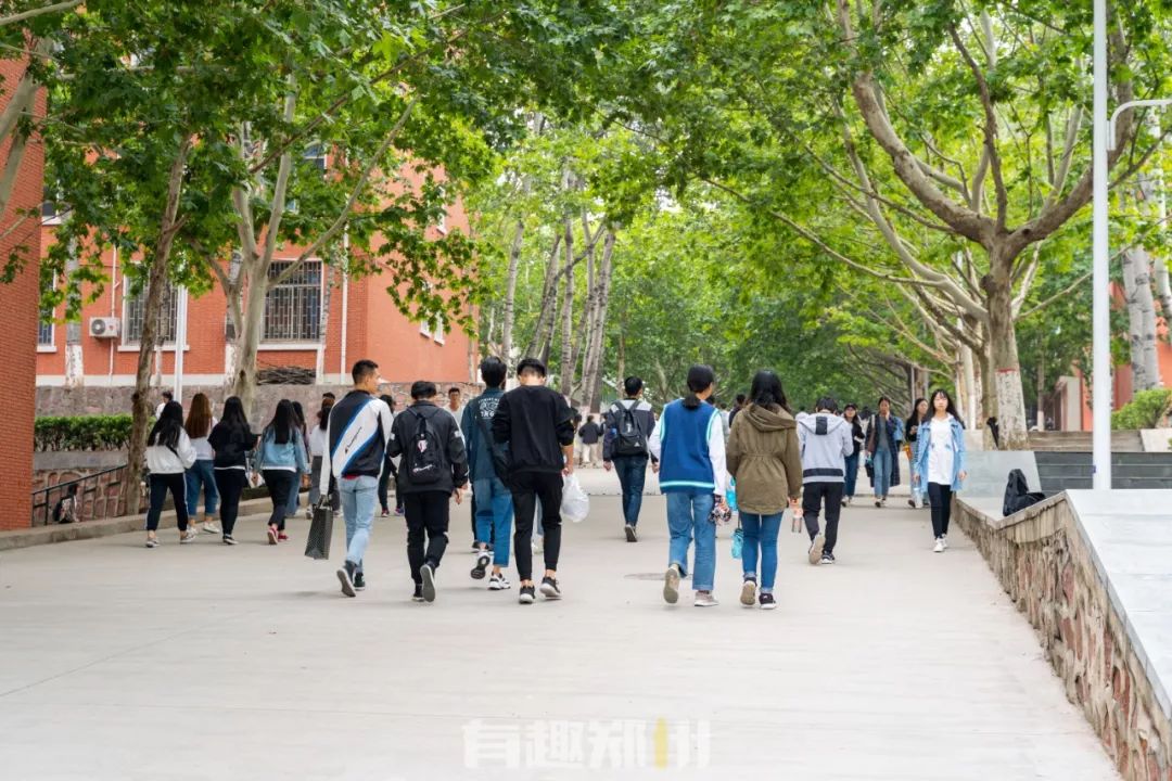 龙湖宝相寺里面有什么,龙湖宝相寺都有什么好吃的