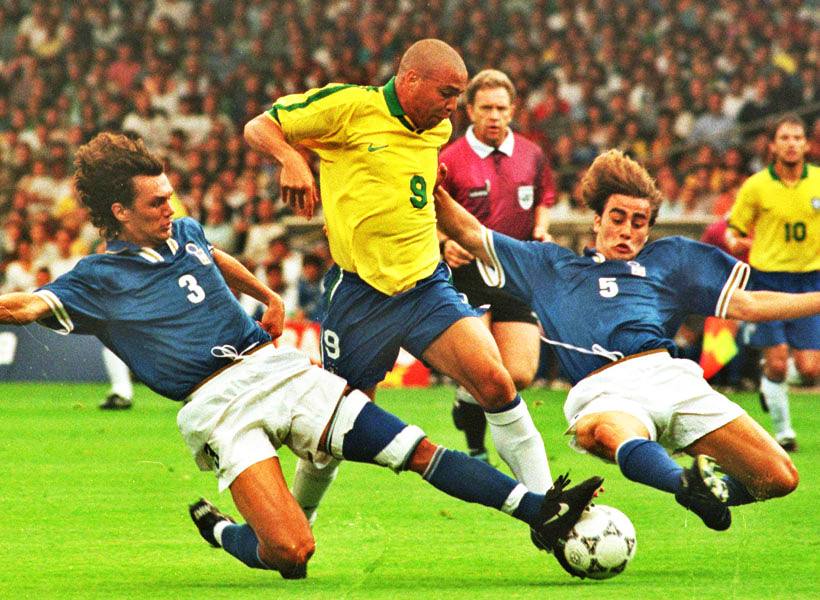 梅西大罗小罗分别是谁,梅西罗纳尔多是最伟大的前锋