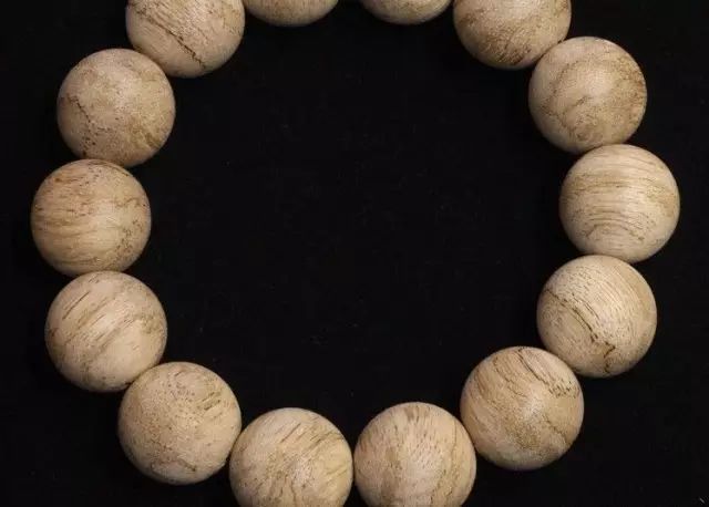 网上几百块的沉香手串靠谱吗,几十元沉香手串到底是不是真的好