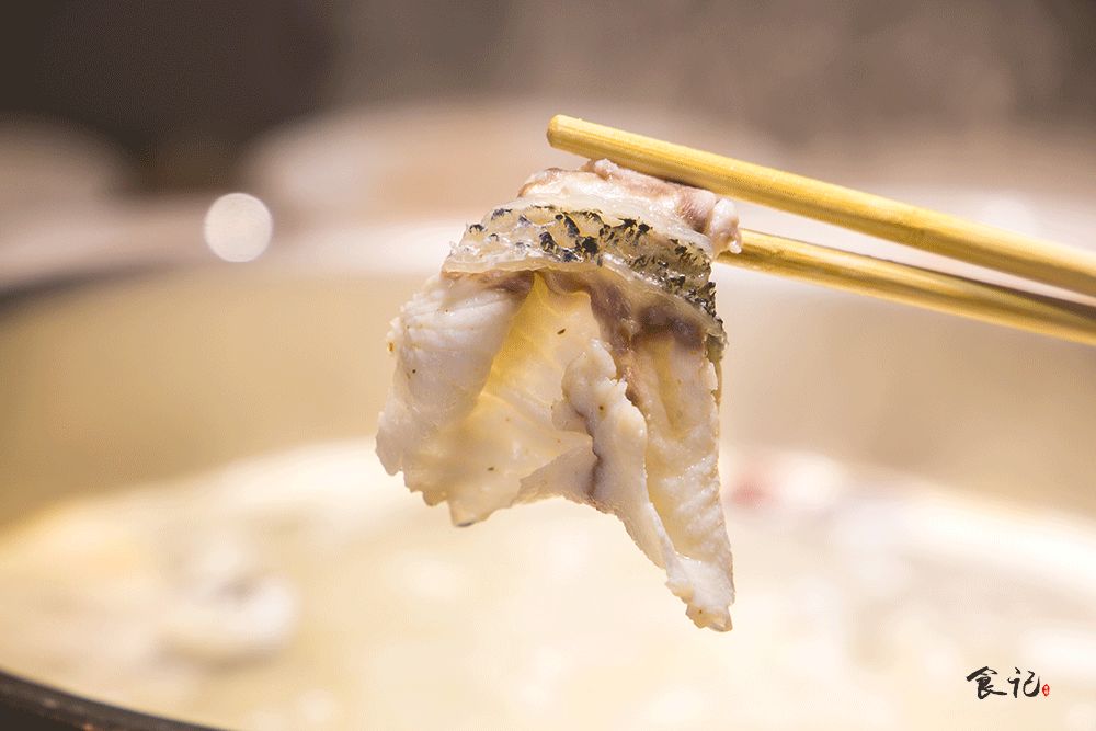 1块钱撸四盘！薄如蝉翼的蝴蝶鱼片，让你一口鲜掉眉毛！