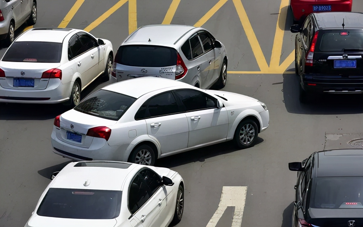 弯路窄路开车技巧视频,窄路怎么开车小技巧