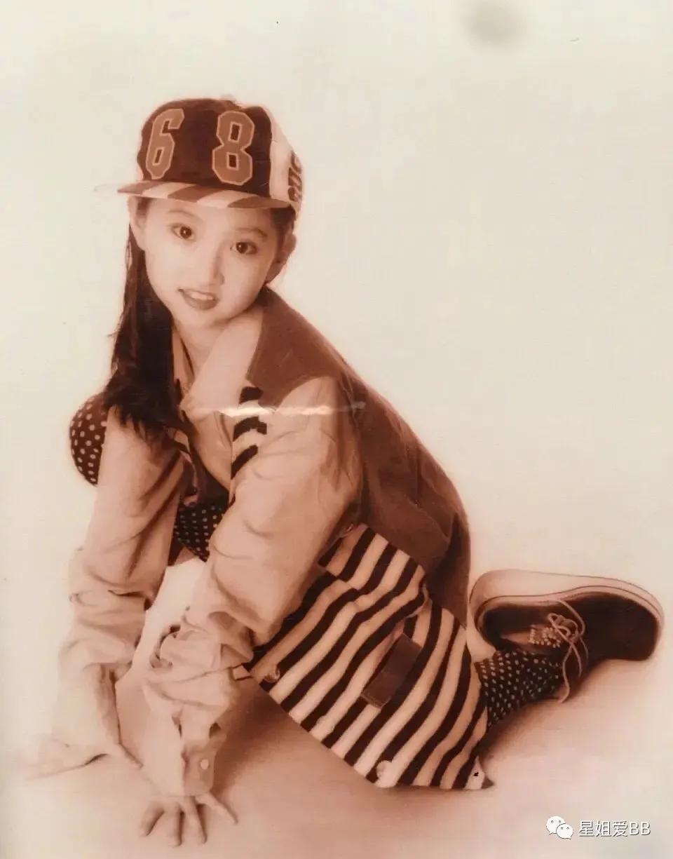 网上关于她整容的传闻屡见不鲜,自曝八年整容史