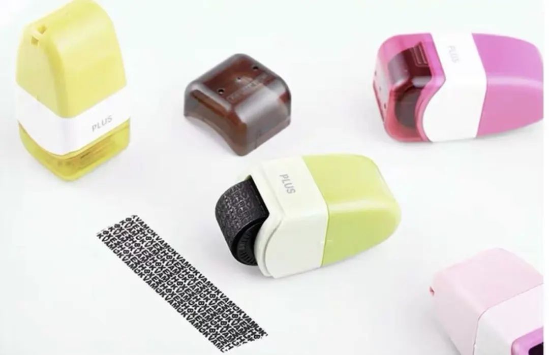 现在,全靠霓虹文具给我带来工作的归属感