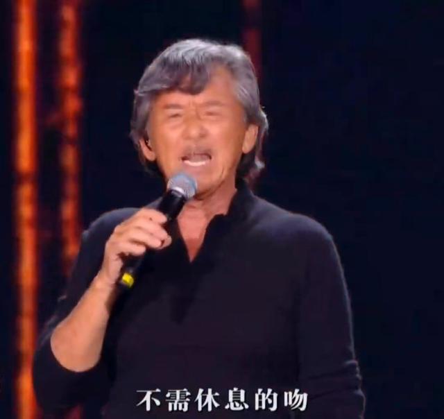 谢霆锋在台下看王菲和刘德华,谢霆锋看王菲表演