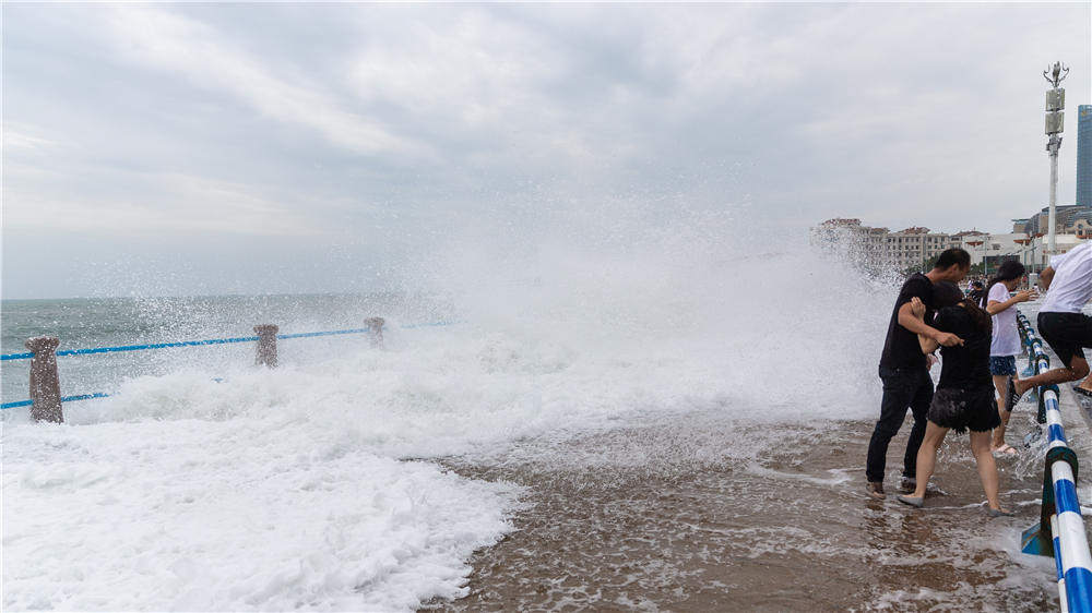 台风来袭青岛,台风来临前