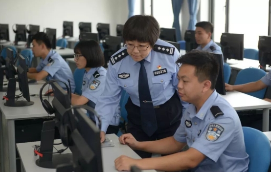 北京很“低调”的二本大学，本科生99.79%成为公务员，适合中等生