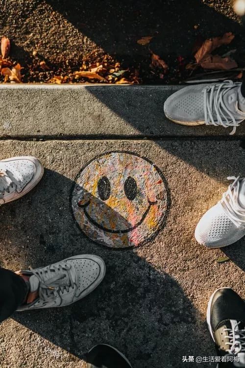 系鞋带怎么可以让鞋带更好看,怎样把鞋带系得很漂亮