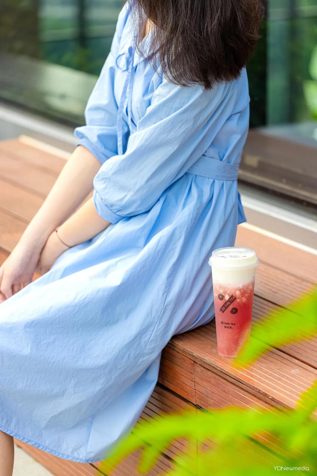 水果怼怼怼怼怼到爆汁，这家“超给力”的水果茶，6.3元限时喝