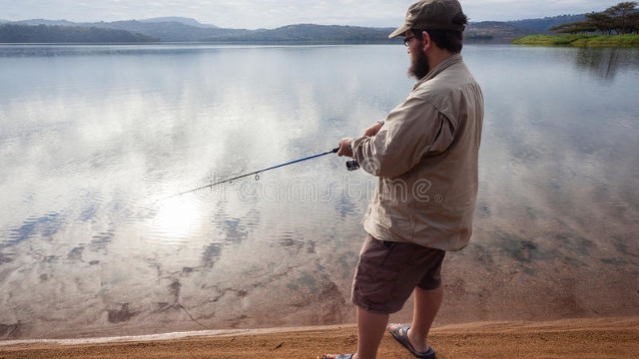 新手钓鲈鱼从绑钩开始,垂钓鲈鱼的最佳方法
