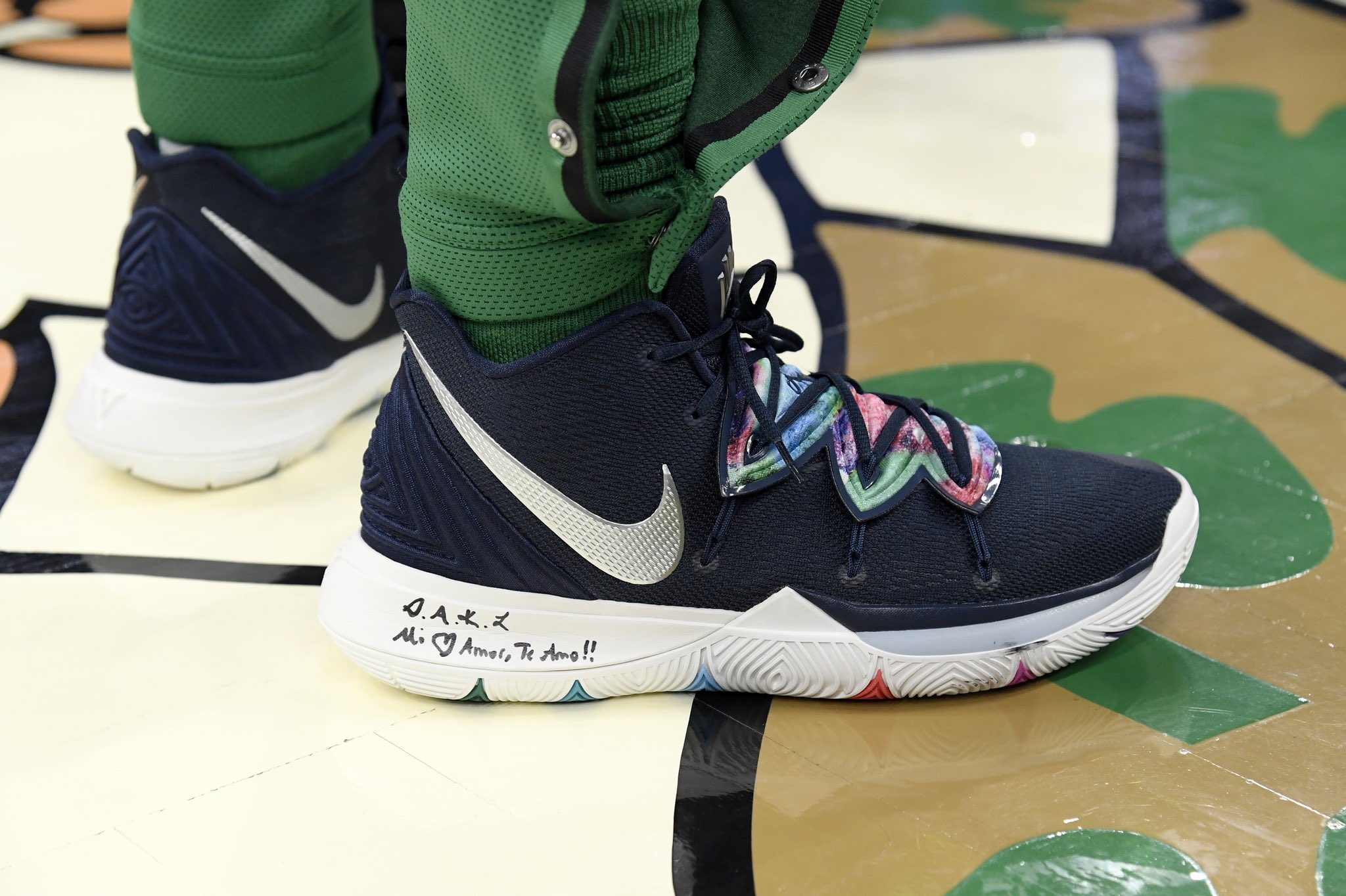 塔克上脚球鞋一览表,nba鞋王塔克赛场球鞋