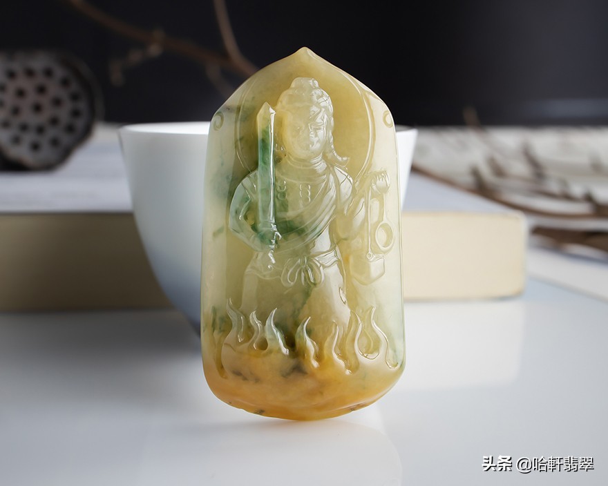 虚空藏菩萨顶级翡翠激光雕刻,佛教四大菩萨翡翠雕刻