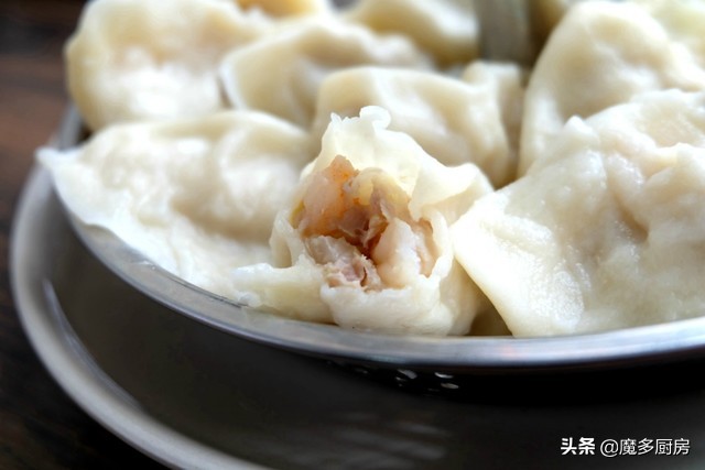 饺子什么馅最好吃现在这个季节,西红柿饺子馅这样调比肉饺子都香