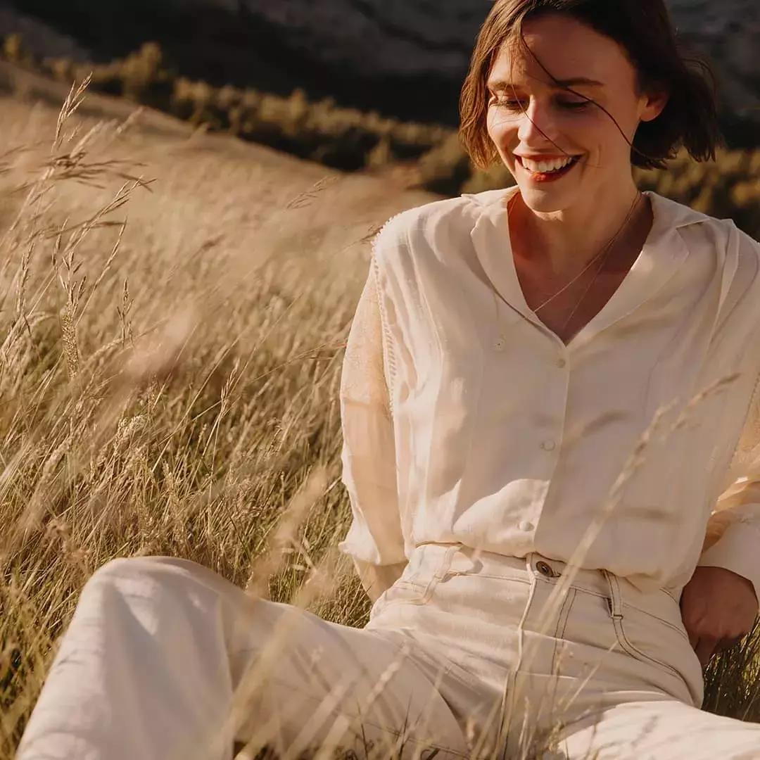 同样的衬衫别人穿怎么就那么好看,每个人都有的衬衫