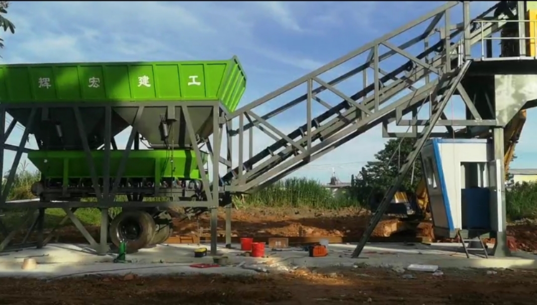 小型混凝土搅拌站二手设备,小型移动混凝土搅拌站型号价格