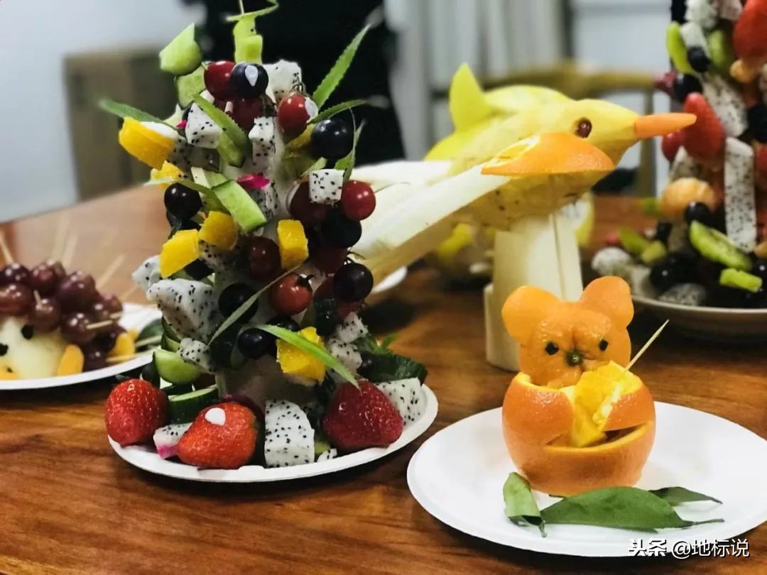 公司圣诞这样过!广告人把水果玩出花~